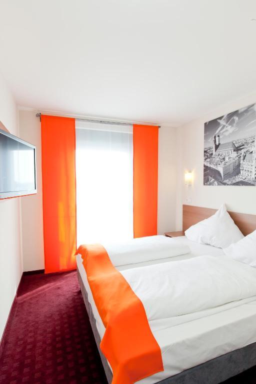 Mcdreams Hotel Wuppertal City Room photo